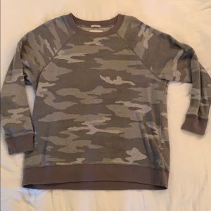 American Eagle gray camo crew neck sweatshirt